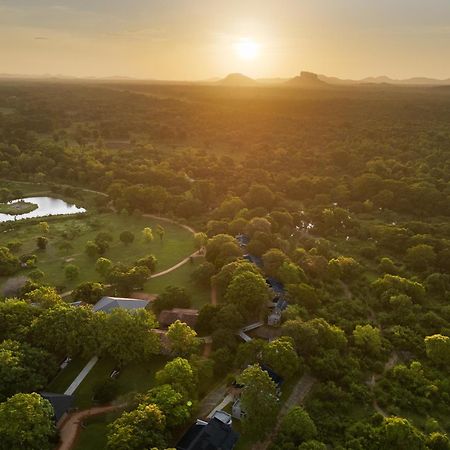 Ayugiri Ayurveda Wellness Resort Sigiriya Esterno foto