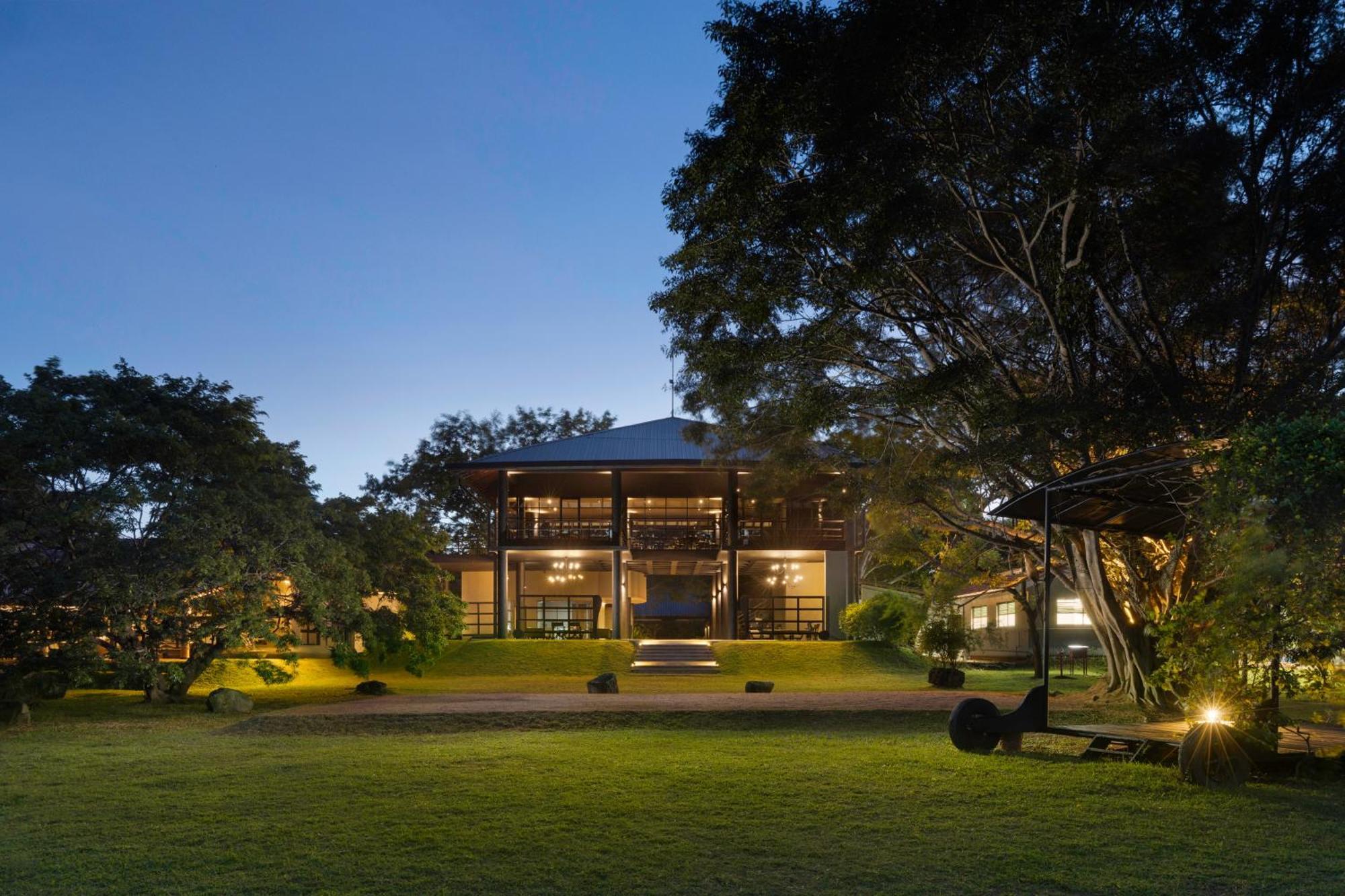 Ayugiri Ayurveda Wellness Resort Sigiriya Esterno foto