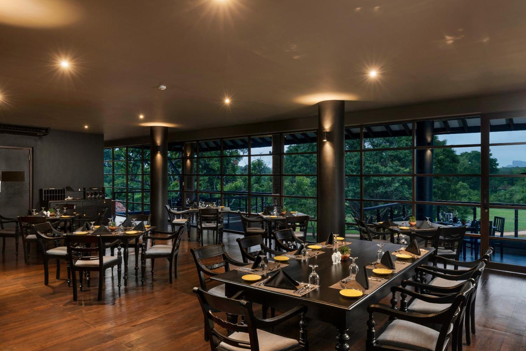 Ayugiri Ayurveda Wellness Resort Sigiriya Esterno foto