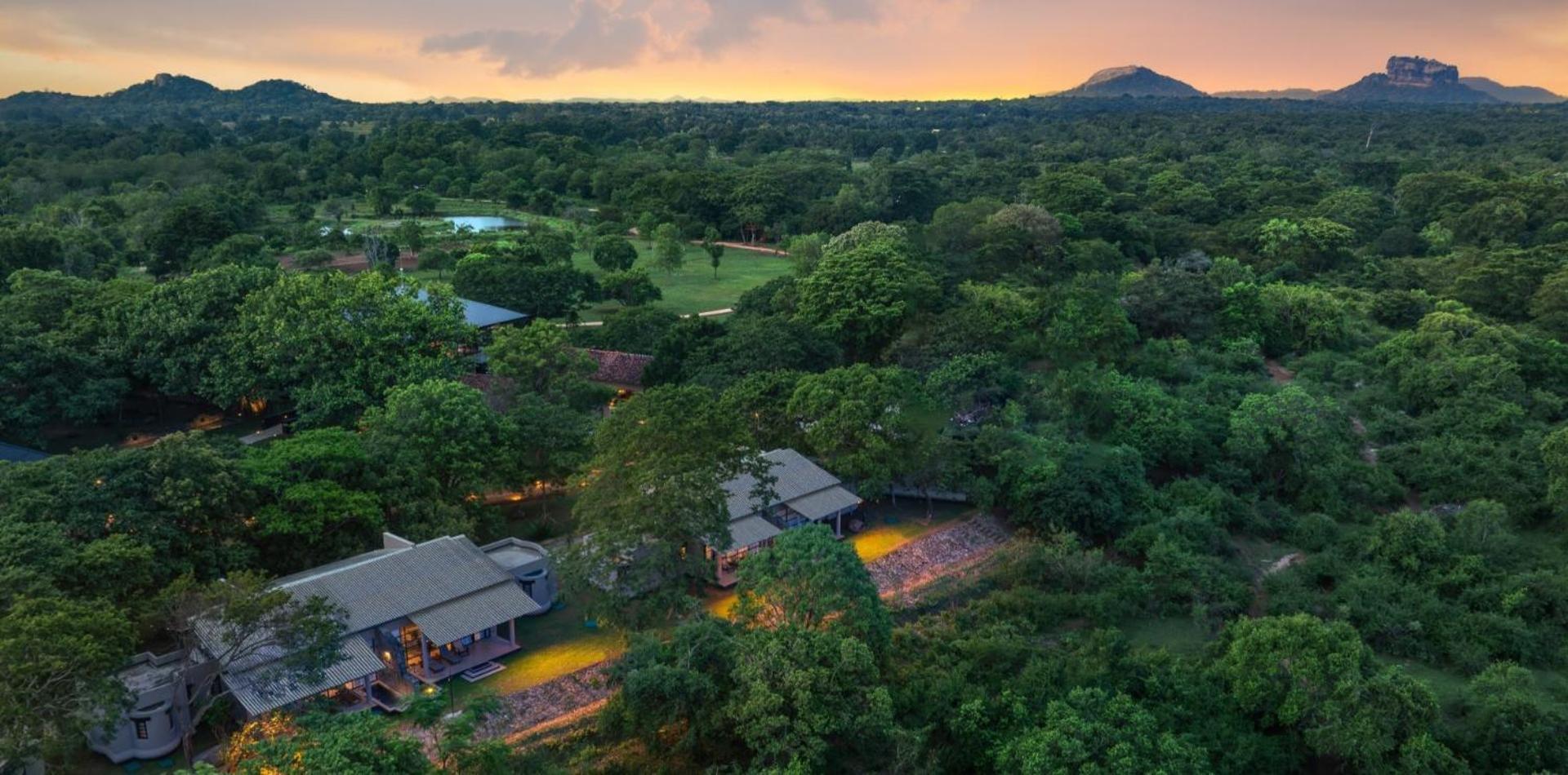 Ayugiri Ayurveda Wellness Resort Sigiriya Esterno foto