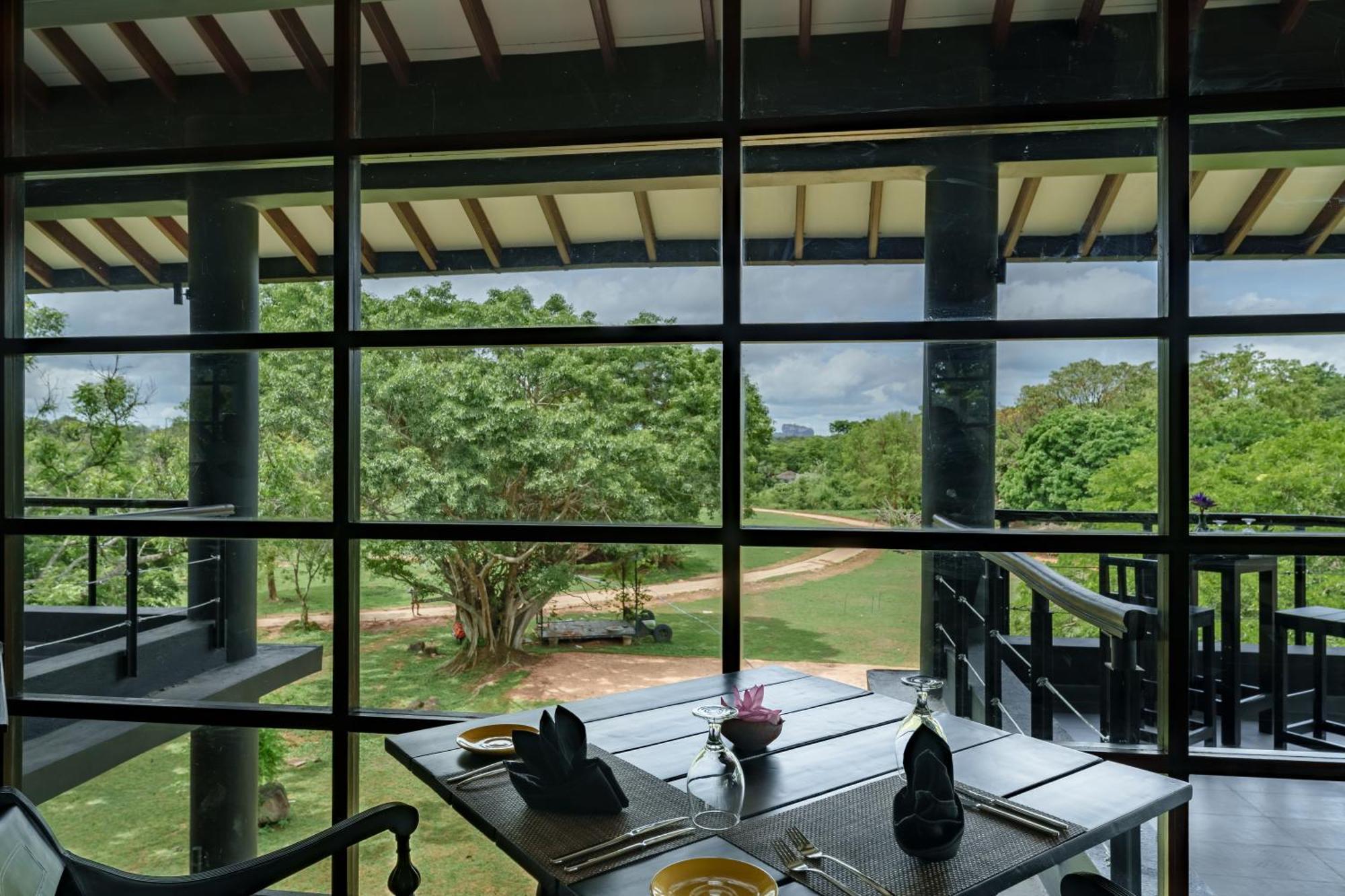 Ayugiri Ayurveda Wellness Resort Sigiriya Esterno foto