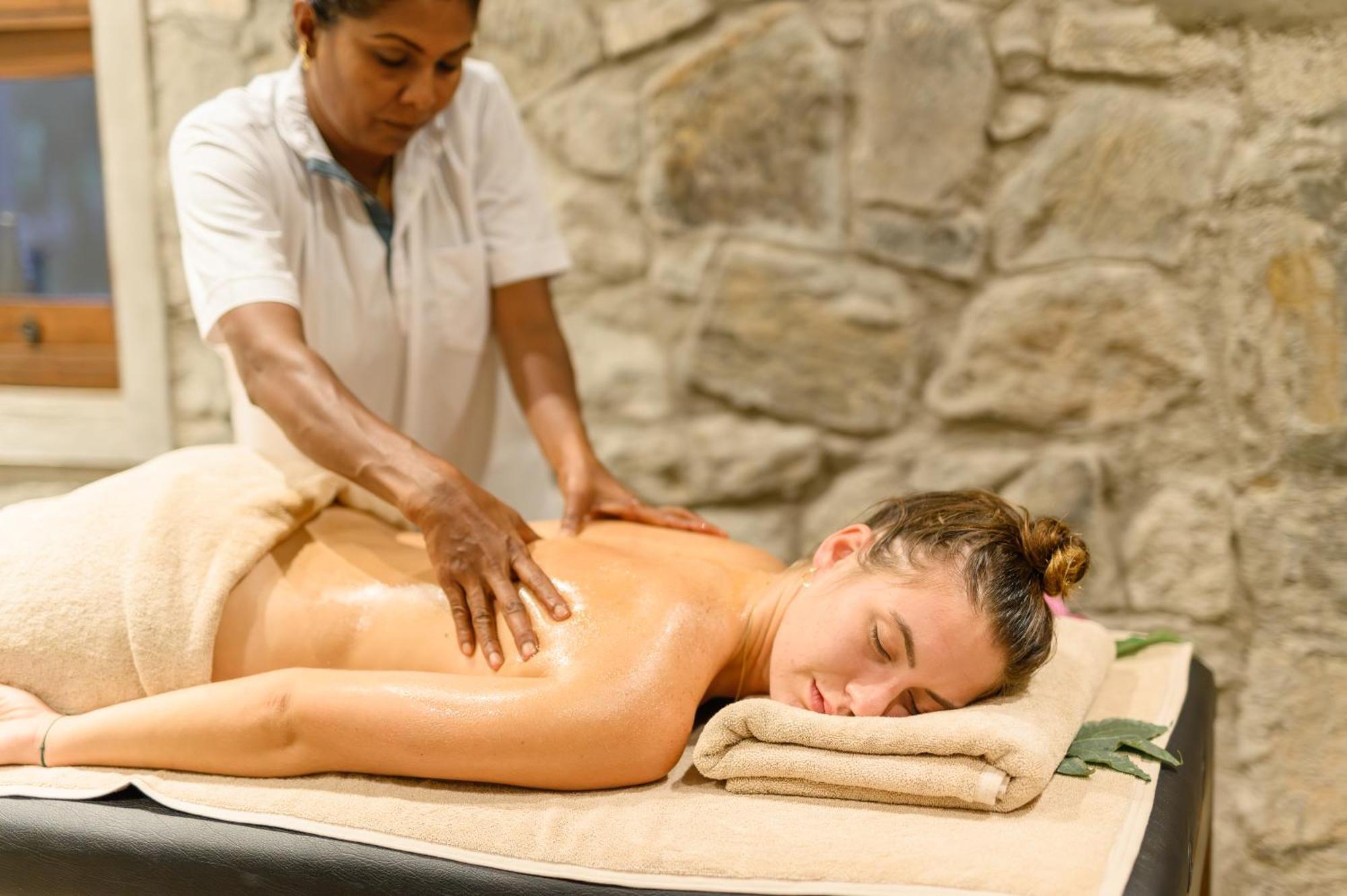 Ayugiri Ayurveda Wellness Resort Sigiriya Esterno foto